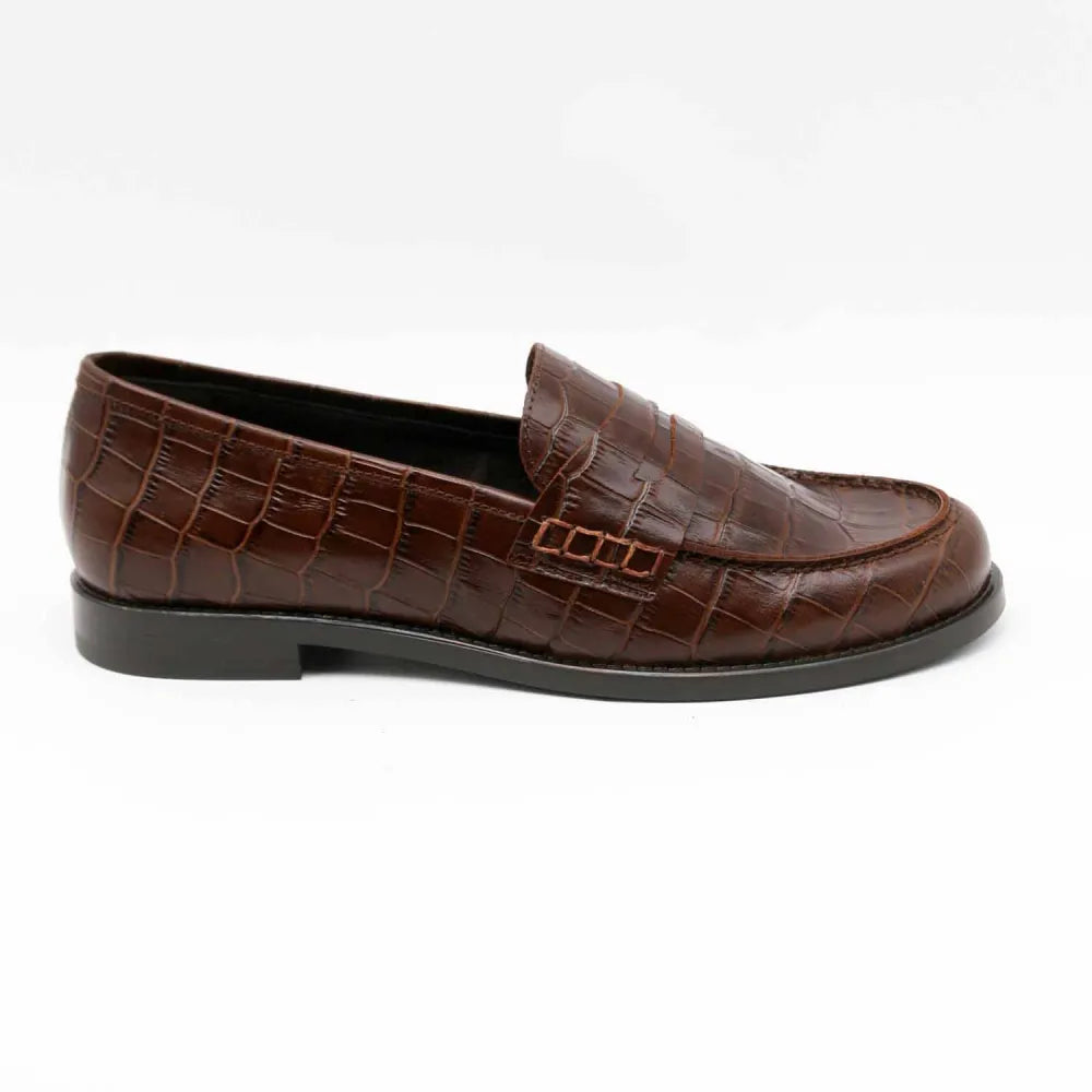 MOCASSIN CARIE CUIR IMPRIME CROCO MARRON