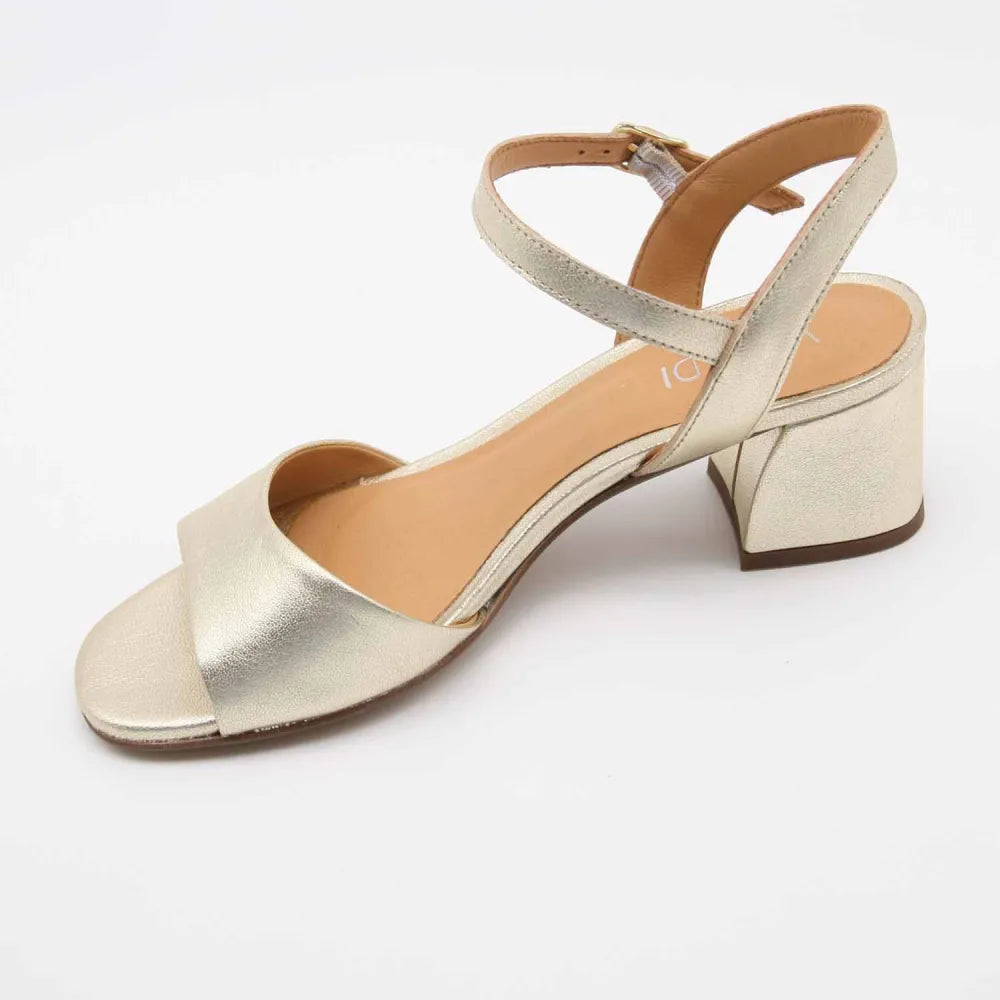 SANDALE SYRACUSE CUIR-METALLISÉ PLATINE